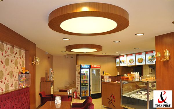 Mẫu trần xuyên sáng dành cho cửa hàng