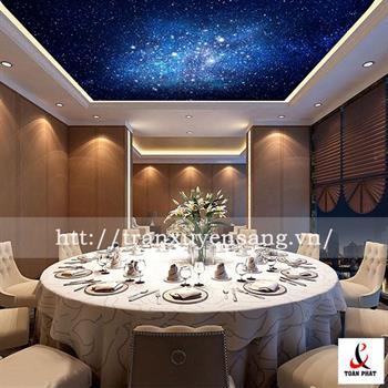 Mẫu trần xuyên sáng nhà hàng in bầu trời sao đêm